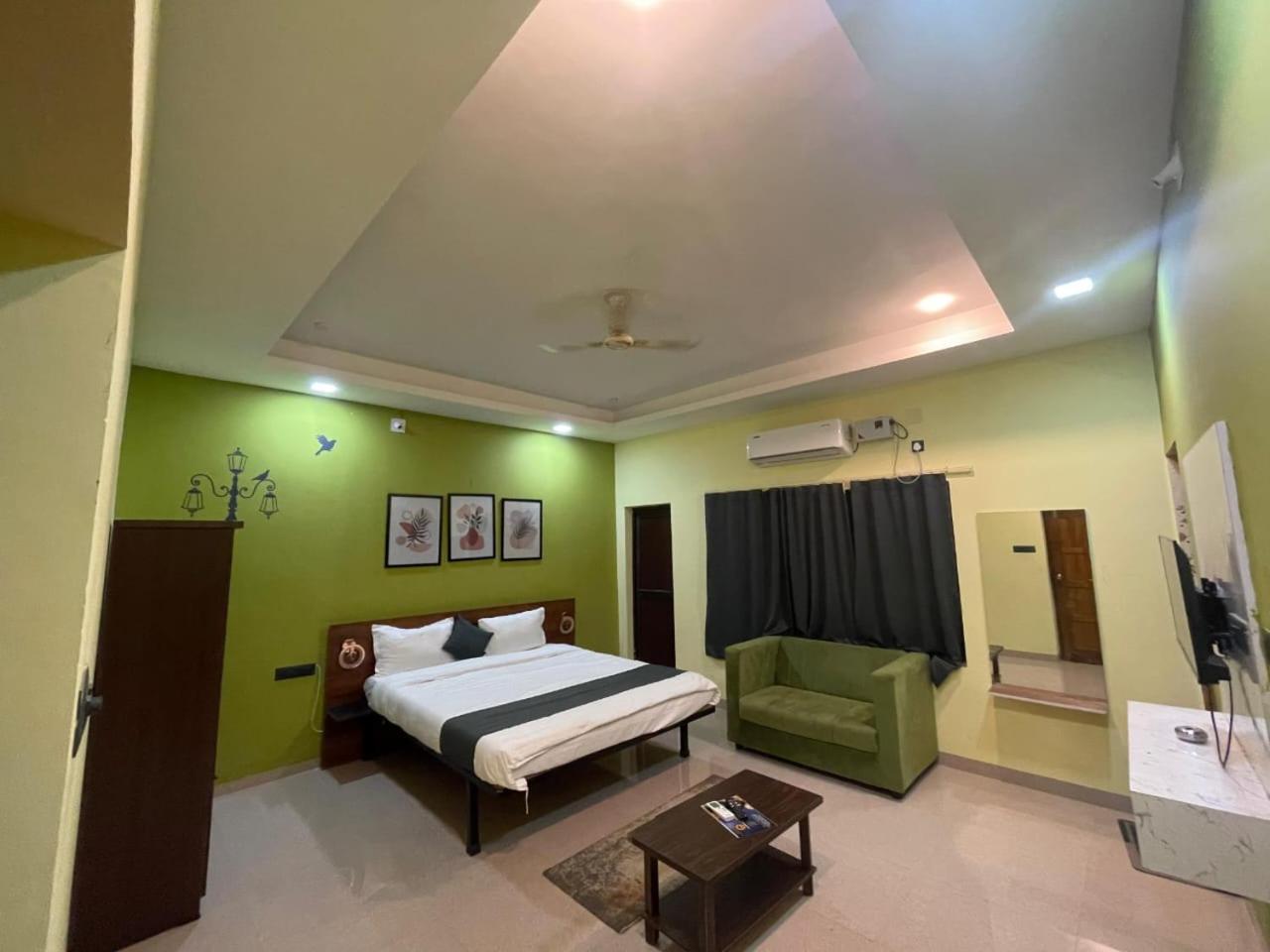 Emerald Euphoria The Luxury Stay Near Infocity Best Seller 부바네스 외부 사진